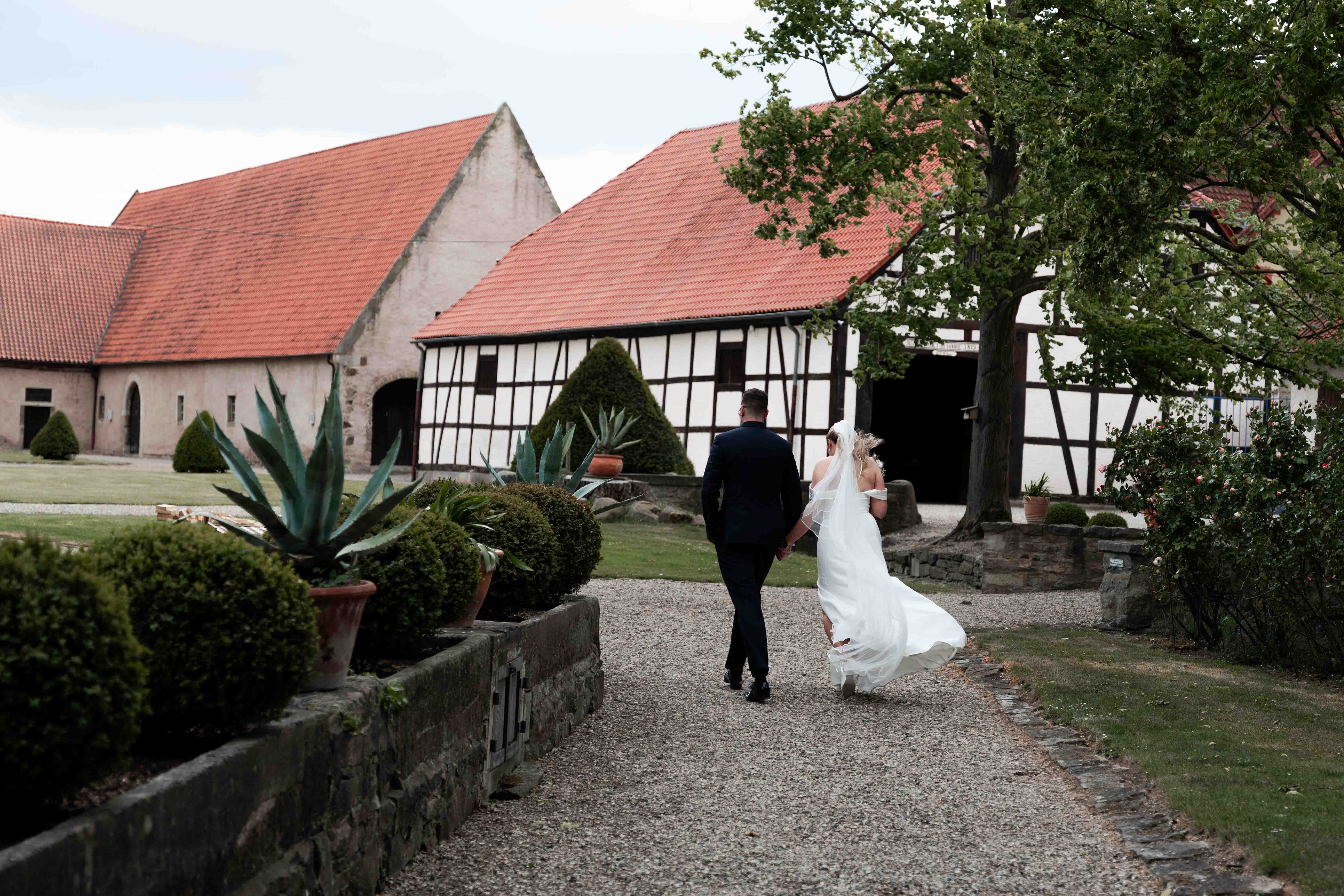 Hochzeitsfotograf Luise & Lorenz – Brautpaar-Porträt im Tageslicht